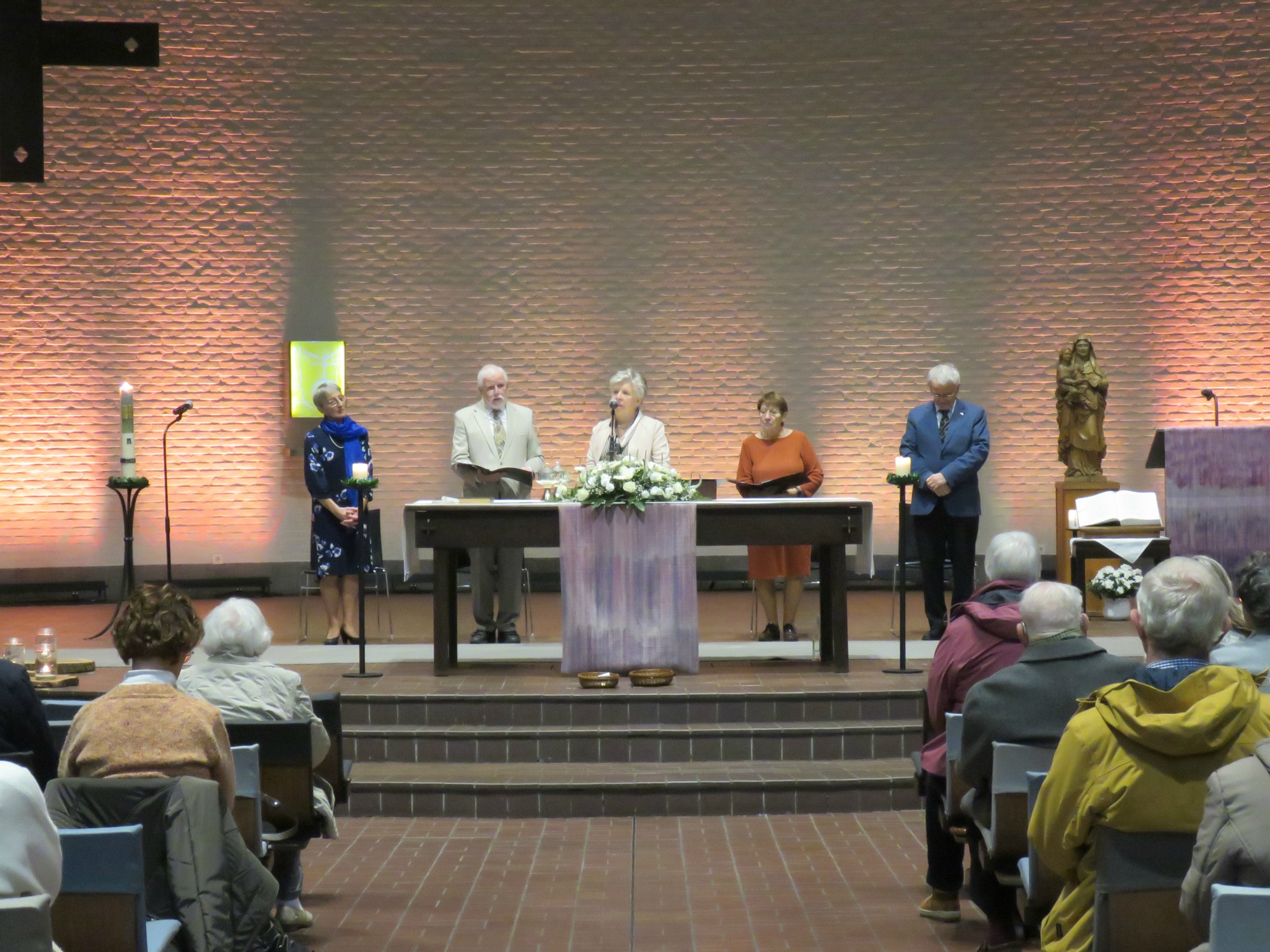 Engagementsviering op de eerste zondag van de advent | Sint-Anna-ten-Drieënkerk, Antwerpen Linkeroever
